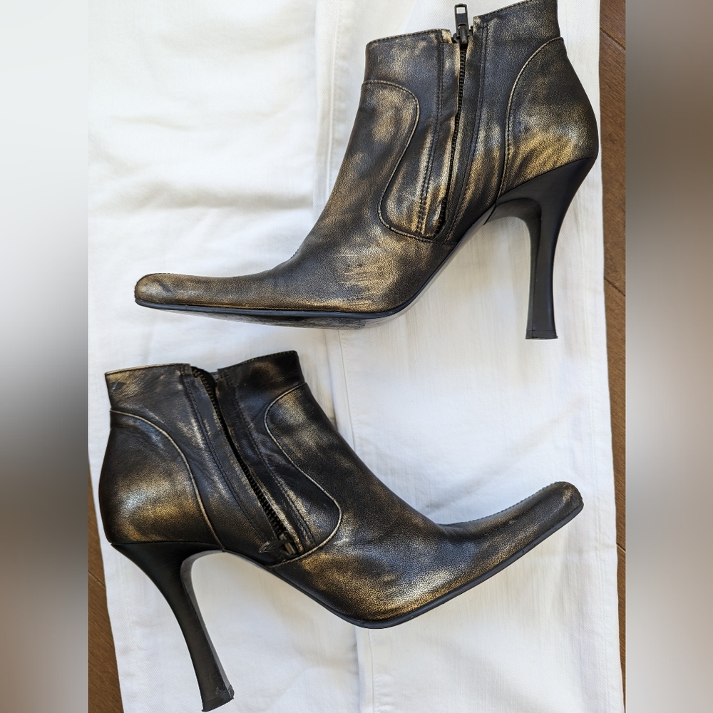 GORGEOUS Gold Black Bronze Booties 😍